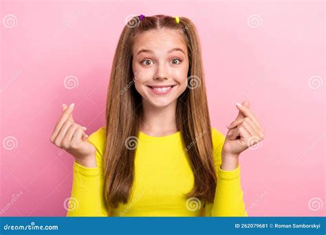 Are Candid Girls a Positive Influence? - m2rrnv6
