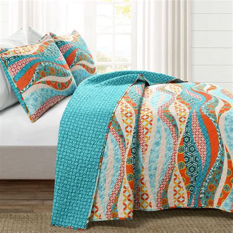 Lush Decor Layla Quilt Floral Leaf Print 3 Piece Reversible Bedding Set King