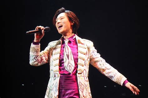 山内惠介が五大都市コンサートの東京公演を開催 3時間、全28曲の圧巻のステージを披露！