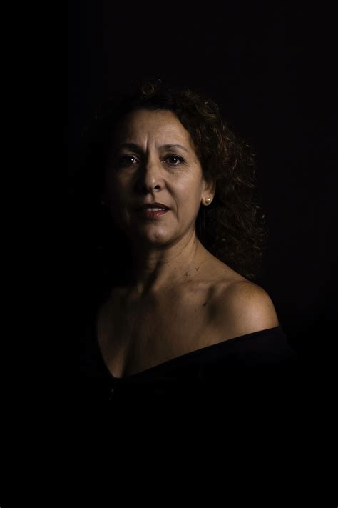 Retrato De Manuelita Esquema De Una Sola Luz Tipo Rembrand En Clave