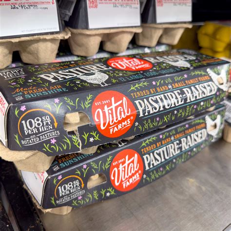 Oat Milk vs. Almond Milk: Experts Explain Which Is Better - Parade