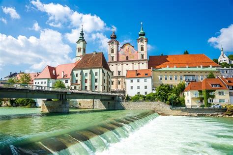 Linz Old Town Private Walking Tour and Danube River Cruise 2023