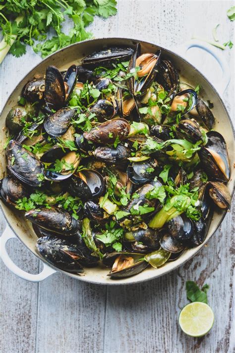 Thai Green Curry Mussels — Wanderings in My Kitchen