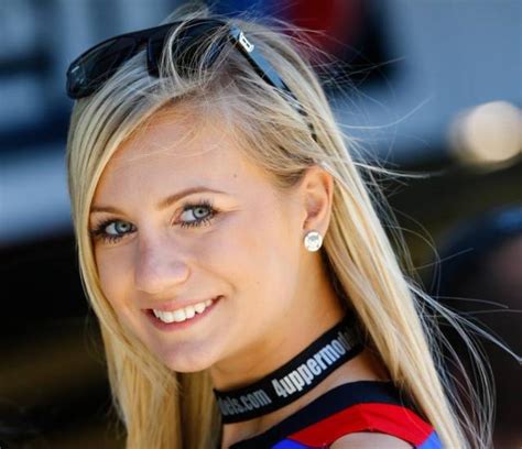 Sexy Race Girls Are The Best Part Of Motorsports 89 Pics