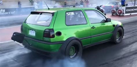 Panda Místo Výskytu Zařízení Vw Golf 1600 Hp Nádvoří Okraj Vodnice