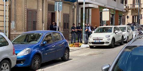 Palermo Giovane Si Suicida Lanciandosi Dal Terzo Piano Di Una