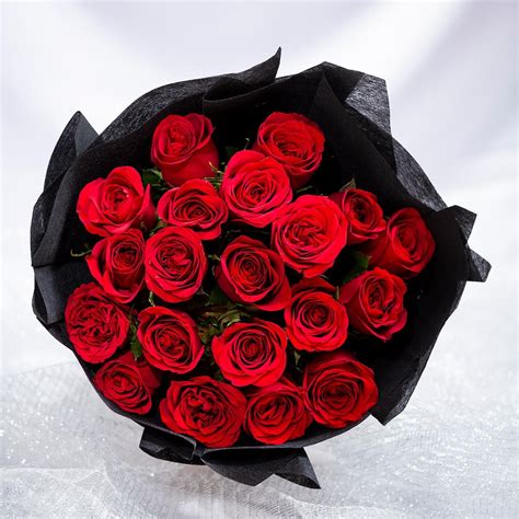 Mesmerizing Red Roses Bouquet | Winni