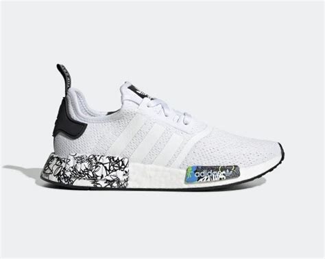 Adidas NMD R1 Graffiti Plugs Cloud White Core Black EG7576 Adidas NMD