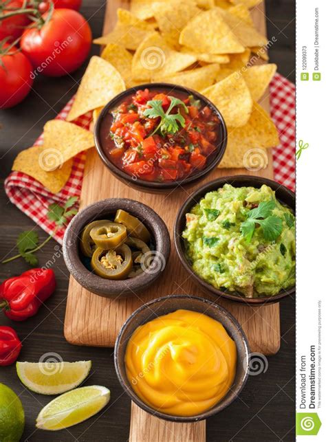 Microprocesadores De Tortilla Mexicanos De Los Nachos Con El Guacamole