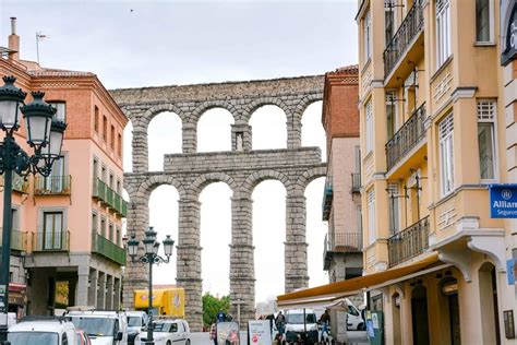 Just About An Hour From Madrid This 2000 Year Old Roman Aqueduct Is