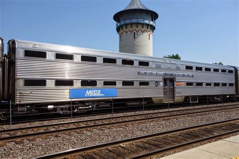 Two For 66: Road Trip - Metra commuter trains in Riverside