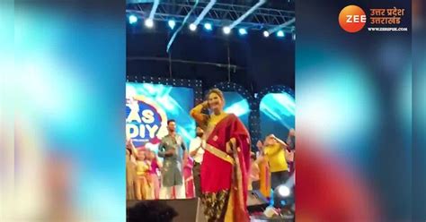 sapna chaudhary hot red saree dance on live show public gone mad after ...