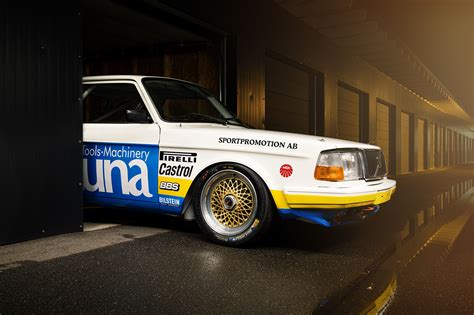 Volvo 240 Turbo :: Behance