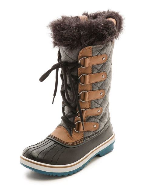 Fail Proof Outfits For Every Type Of Ski Resort Fur Lined Boots