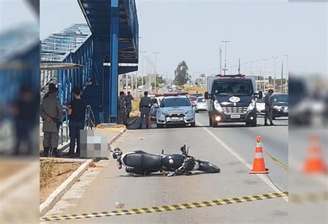 Motociclista Morre Ap S Perder Controle E Bater Contra Passarela Na Go