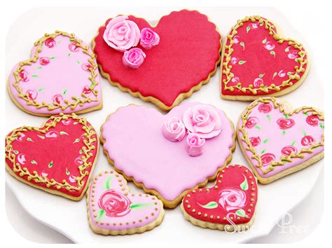 kishmish kitchen: Decorated Sugar Cookies - Valentine's Day Hearts