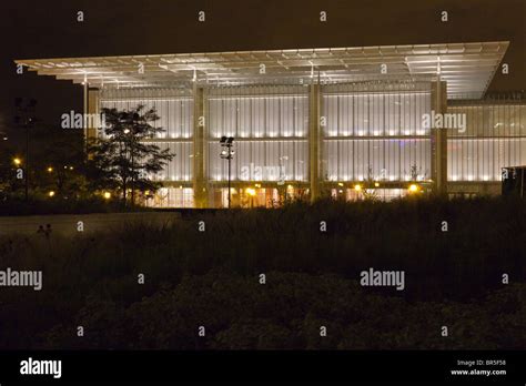 Art Institute Of Chicago Modern Wing Designed By Renzo Piano Opened