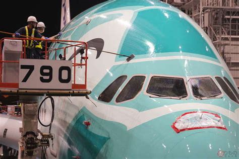 画像ギャラリー ”復活の日”迫るana巨大機「a380」、深夜に行われた「準備」とは？ 28か月ぶり定期便本復帰を前に