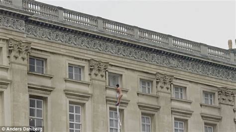 Hoaxer Posts Video Of Naked Man Escaping Buckingham Palace Bedroom