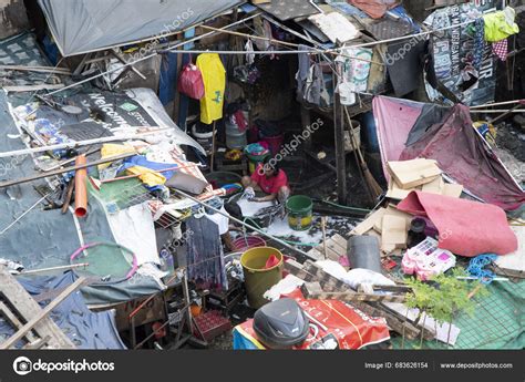 Manila Philippines Oct 2023 Slums Manila Located Pasig River Residents ...