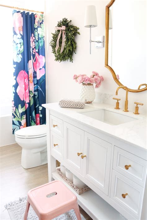 Stunning Bathroom Remodels Make The Most Of A Small Space Arts