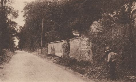 Louviers Sur La Route De Louviers Le Cantonnier 1920 Carte