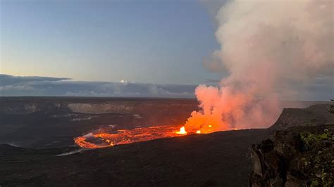 Kilauea One Of The World S Most Active Volcanoes Begins Erupting