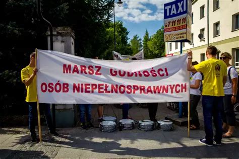 Marsz Godności Osób Niepełnosprawnych 2018 w Białymstoku Chcą