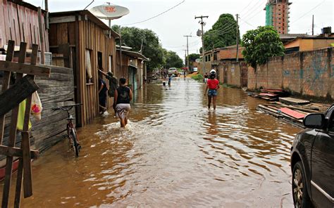 Gua Do Rio Madeira Toma Conta De Ruas E Casas Em Porto Velho Fotos