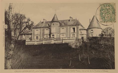 Celle l Evescault Celle l Evescault Le château de Celle Vezay vue