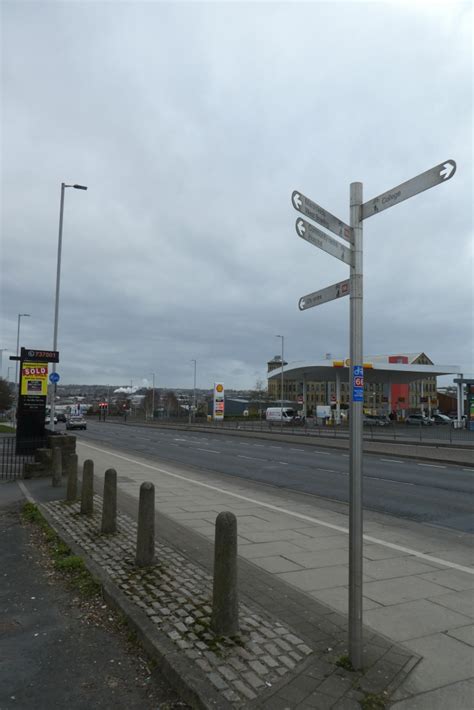 Signpost Beside Manchester Road Ds Pugh Geograph Britain And Ireland