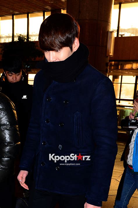 The Heirs Kim Woo Bin Departs To Attend Th Anhui Tv Drama Awards