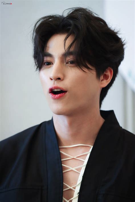 Hairstyle for men straight textures are trending in professional circles 15