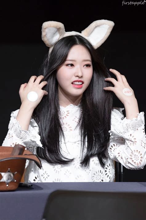 Pin By S U P On Loona Olivia Hye Son Hyejoo Olivia Olivia Hye Girl