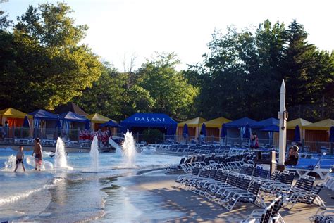 Wave Pool at Wildwater Kingdom-Last Days – From SeaWorld Ohio to ...