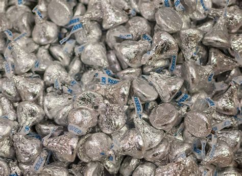 Youve Probably Never Noticed The Hidden Image In The Hersheys Kisses