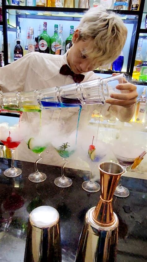 Khóa Học Flair Bartender Khóa Học Biểu Diễn Bartender