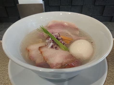 『中華蕎麦〈塩〉上』宍道湖しじみ中華蕎麦 琥珀 池袋店のレビュー ラーメンデータベース