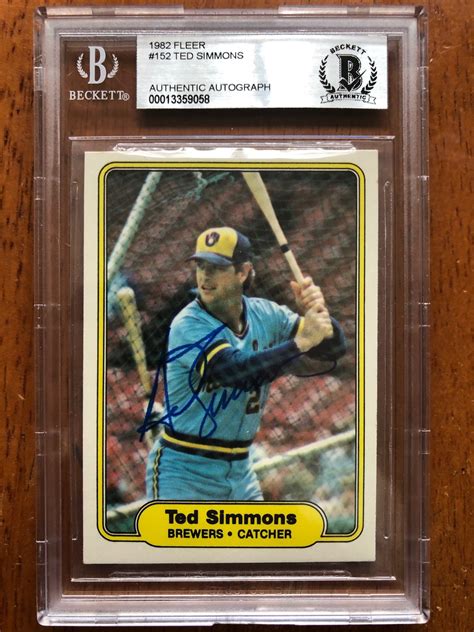 Autographed 1982 Fleer Ted Simmons Milwaukee Brewers Card 152 Beckett