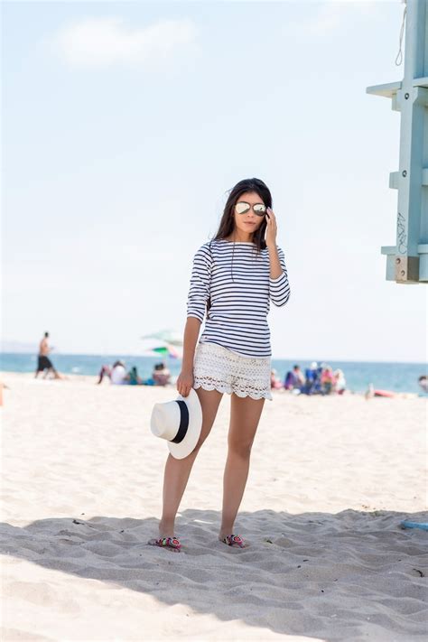 21 Cute Beach Outfits for Your Summer Outfit Inspiration (With Outfit Pics!)