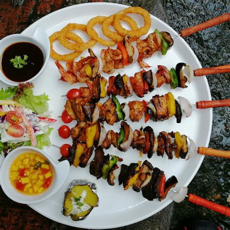 This Restaurant Serves You Food In The River At Selangor Kl Foodie