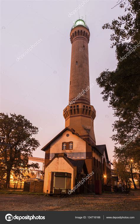 Swinoujscie lighthouse at night Stock Photo by ©benkrut 134716166