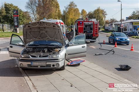 Cz Stochowa Wypadek Drogowy Na Skrzy Owaniu Ulic Dekabryst W I