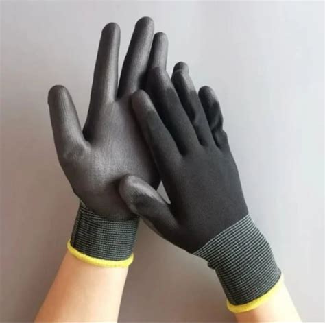 For Laboratories Ce Black Pu Coated Hand Gloves Size 8 And 9 At Rs 26