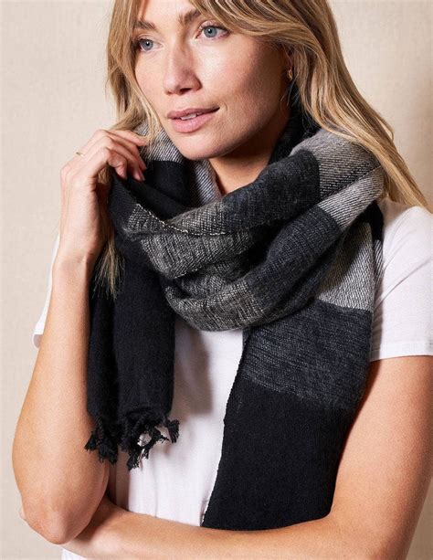 Himalayan Yak Wool Wrap - Charcoal — Sivana