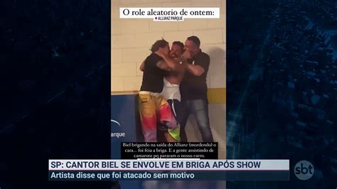 Cantor Biel Se Envolve Em Briga Na Sa Da De Show Em S O Paulo V Deo