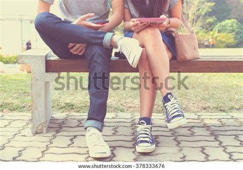 536 Couple Chilling On Bench Royalty Free Photos And Stock Images