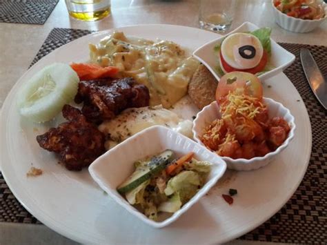 Lunch Or Dinner At Radisson Blu Mysore For Couple