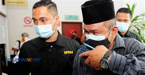 Pecah Amanah Wang Zakat Bekas Guru Besar Dipenjara Tahun Denda