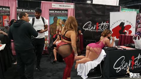 Thick Big Booty Latina Scarlett Twerks On Her Love Doll FAPCAT